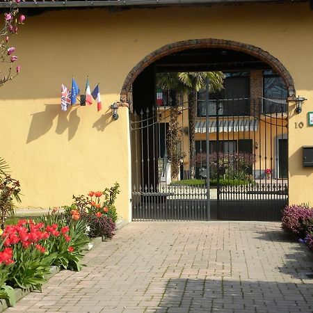 Bed&Breakfast La Siepe Pinerolo Exteriör bild