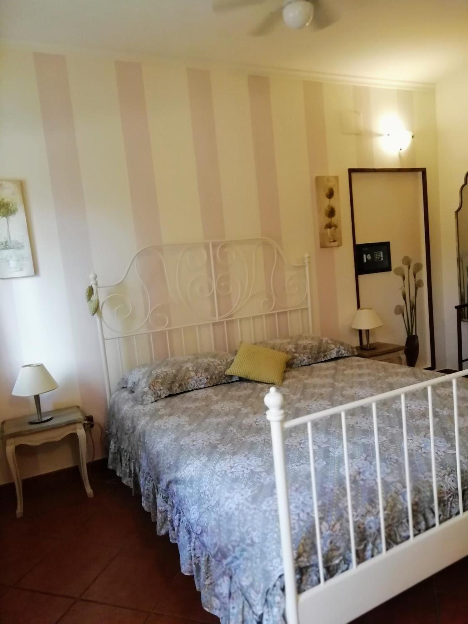 Bed&Breakfast La Siepe Pinerolo Rum bild