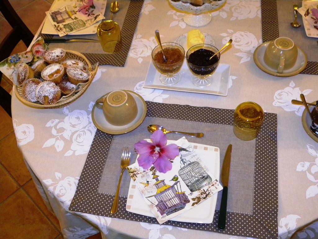 Bed&Breakfast La Siepe Pinerolo Exteriör bild